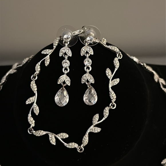 Carolee 3 Piece Crystal Wedding Jewelry Set - Picture 2 of 5